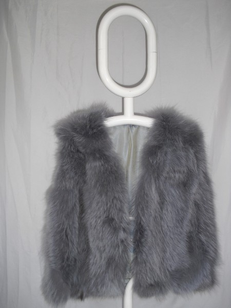 Blaufuchs gefärbt graublau